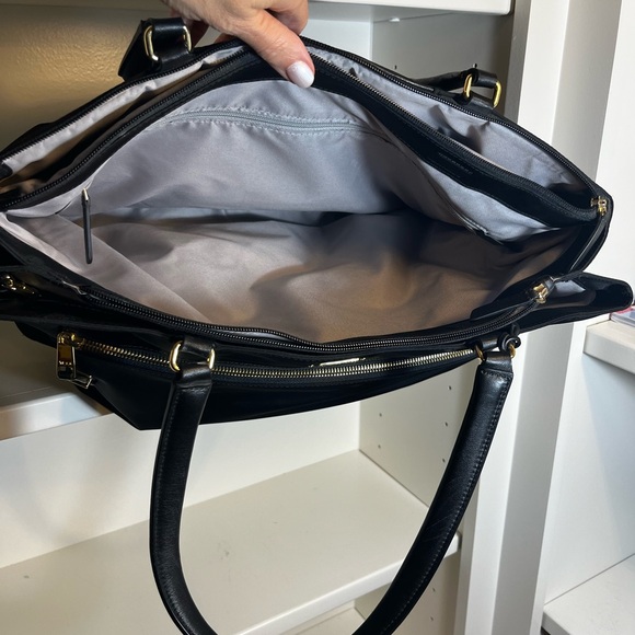 Tumi women’s computer-travel bag. Magnetic closures many organizing pockets. - Picture 8 of 9